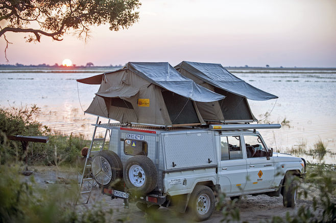 Toyota Land Cruiser 79 4x4 D/C Camp 4 pax