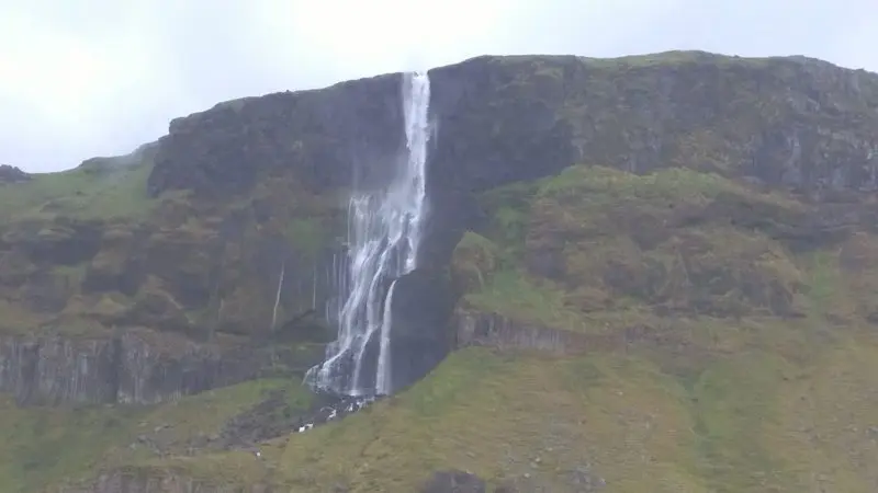 Carte d'Islande montrant un circuit en camping-car contournant l'île par la route côtière principale.