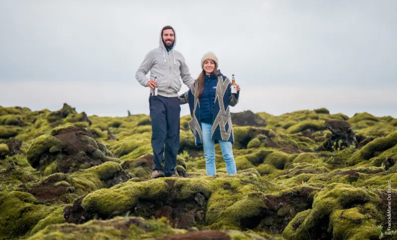 Carte d'Islande avec 10 points de repère touristiques majeurs localisés sur l'île.