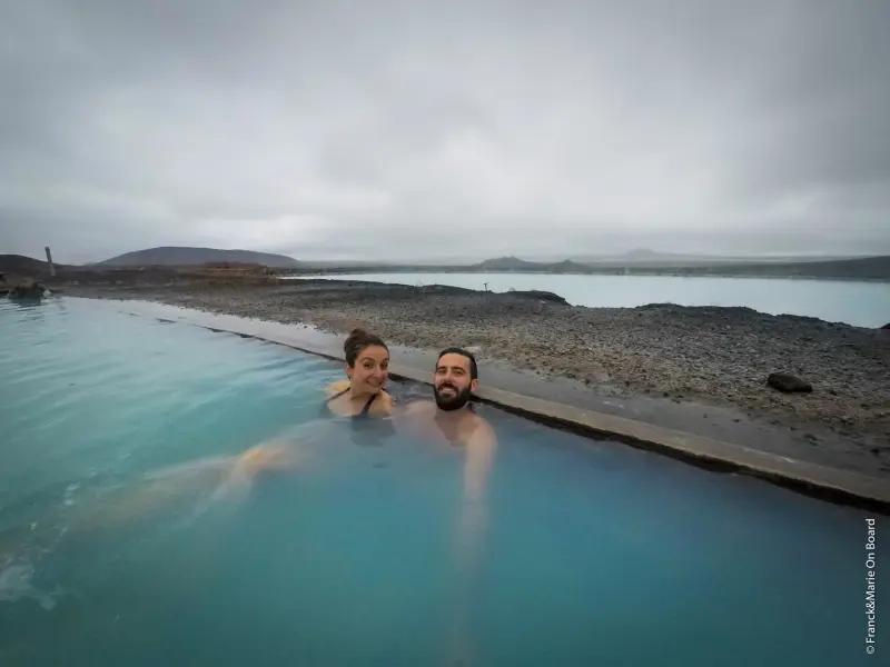 Carte d'Islande montrant les 10 principaux sites touristiques d'un road-trip en camping-car autour de l'île.