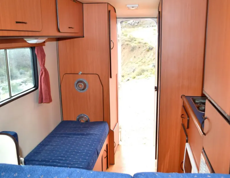 Un camping-car 4x4 aménagé pour l'aventure, proposé par le partenaire Alpacas Adventures au Chili